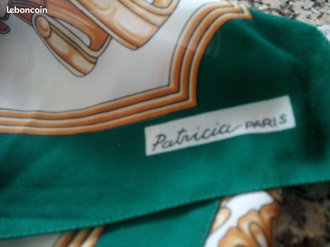 Foulard vert (image 5)