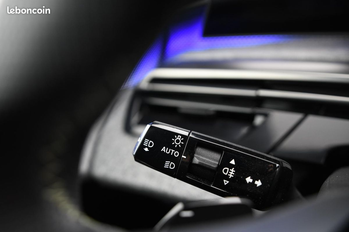 PEUGEOT 3008 Plug-in Hybrid 195 e-DCS7 GT FULL (image 24)