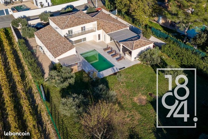 Villa 5 pièces 223 m²