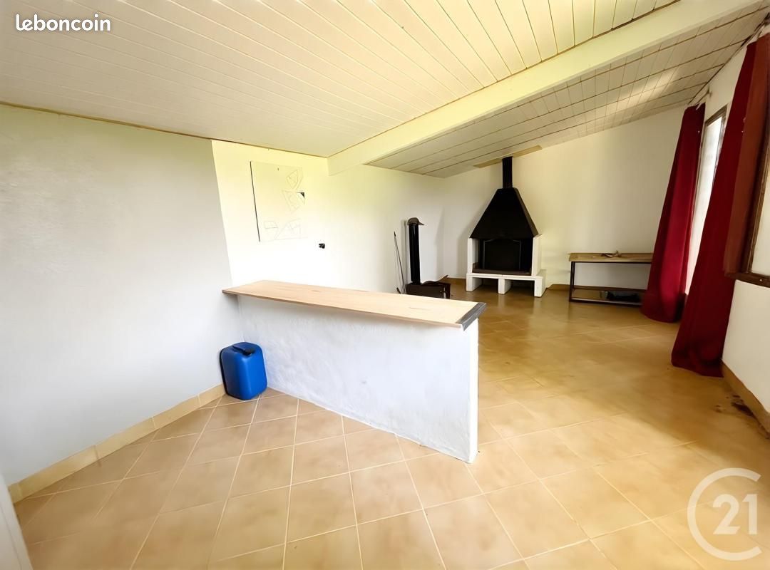 Terrain 2 710 m² Monthoiron · 19 900 €