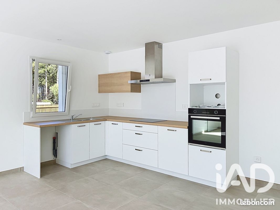 Maison 4 pièces 81 m² · à Saint-Urbain · 81 m² · 950 €/mois
