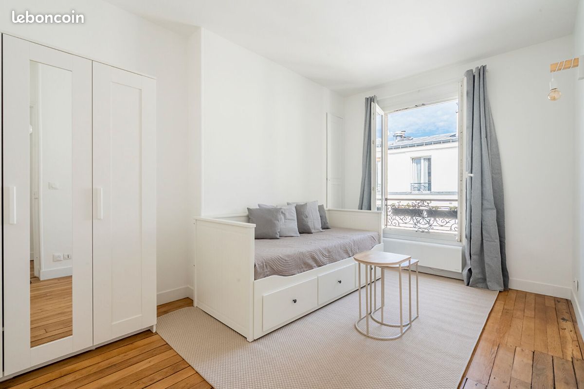 Appartement 1 pièce 23 m² · à Paris · 23 m² · 1 050 €