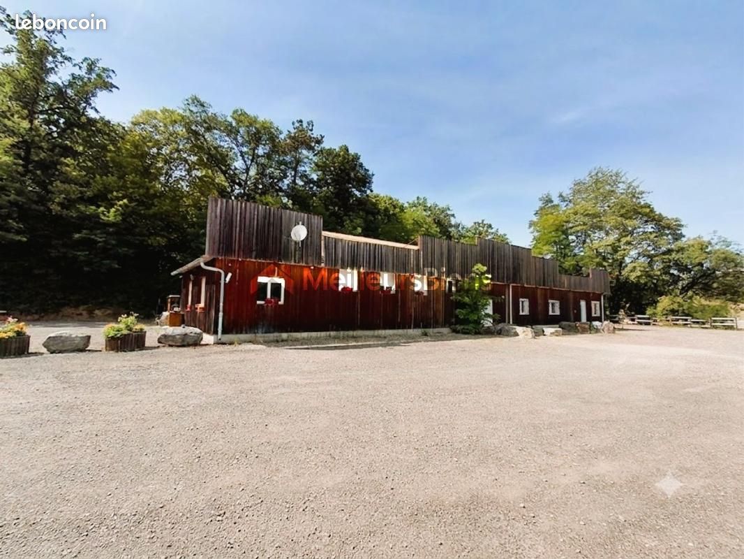 Maison 7 pièces 740 m² · à Grattery · 740 m² · 309 900 €