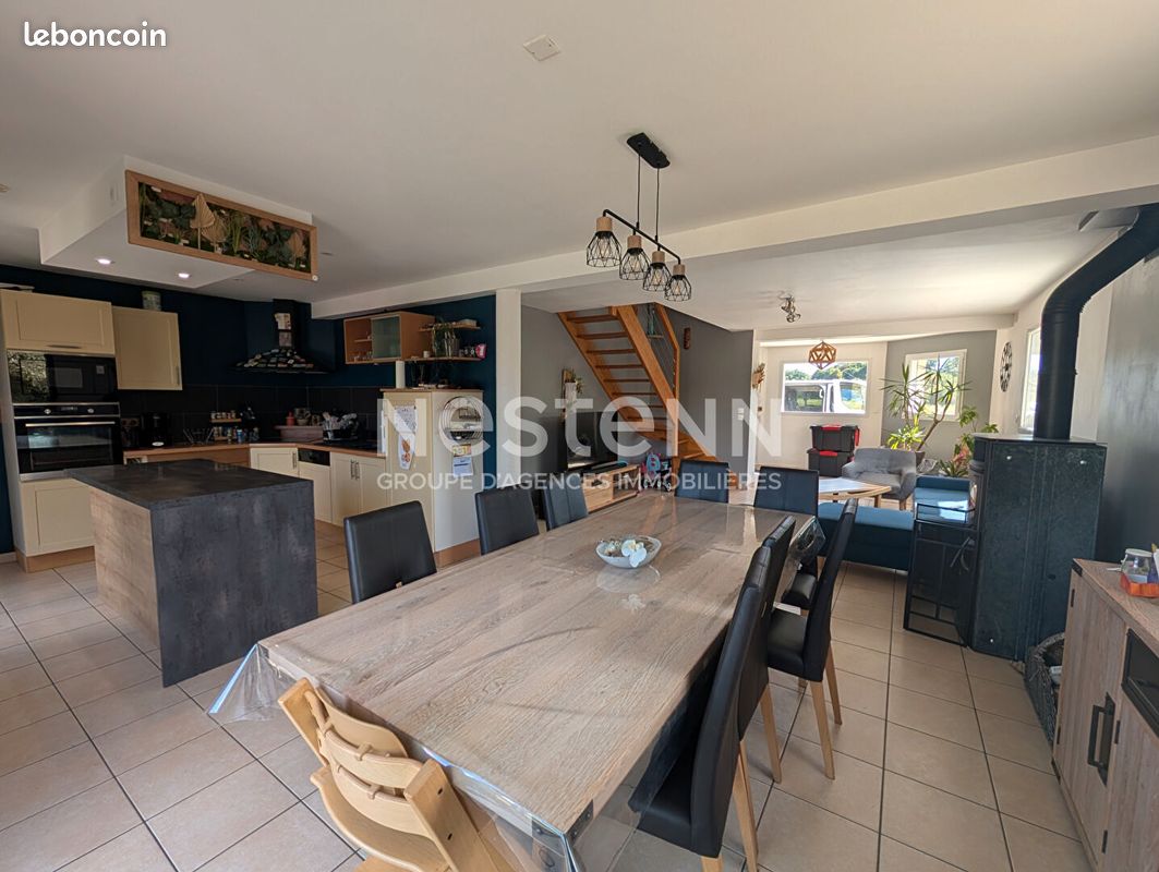 Maison 7 pièces 142 m² · à Pléguien · 142 m² · 353 000 €