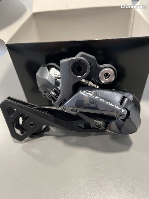 Dérailleur arrière shimano ultegra DI2 11 vitesses RD-R8050-GS