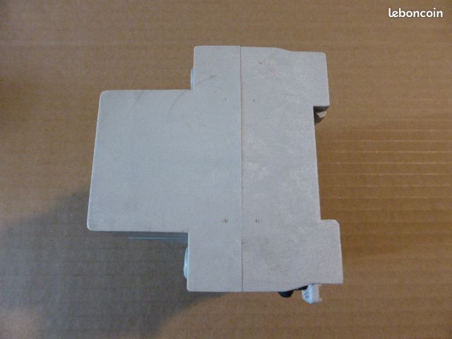 Disjoncteur Merlin Gerin multi9 NC100H C80A 415V (ref 27264) couplé avec vigi NC100 (ref 27700) - matériel tableau électrique (image 10)