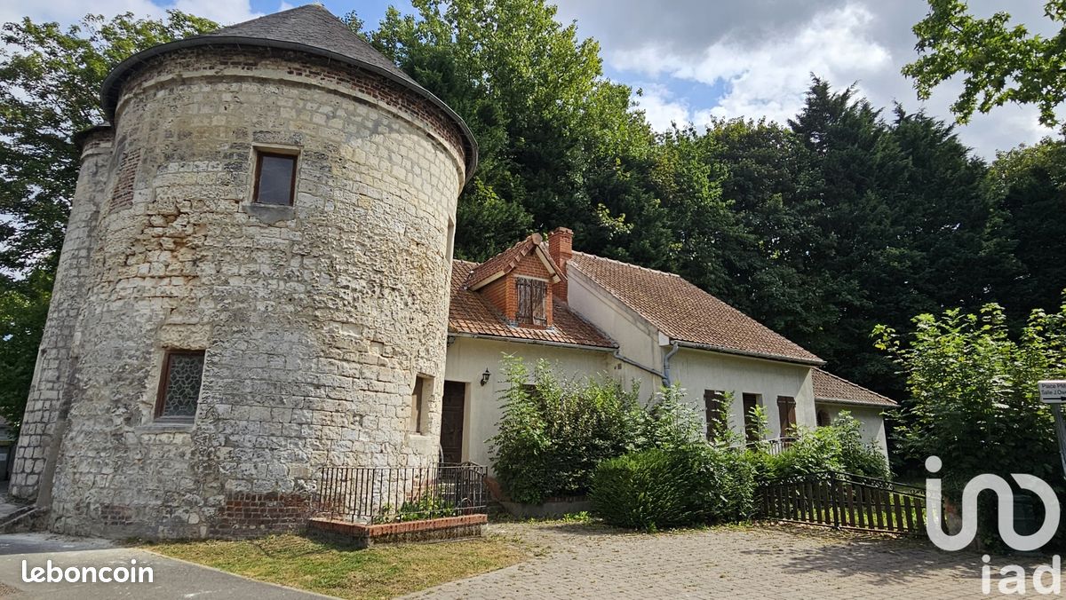 Maison 9 pièces 200 m² · à Bruay-la-Buissière · 200 m² · 155 000 €