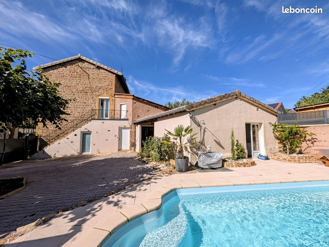 Maison 6 pièces 166 m² · à Blacé · 166 m² · 460 000 €