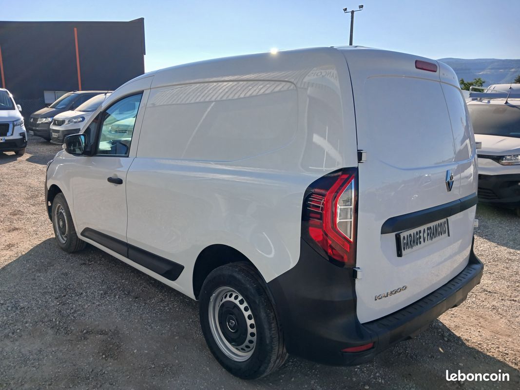 15700 e ht renault kangoo van dci 95 cv edc bva edc7 (image 5)
