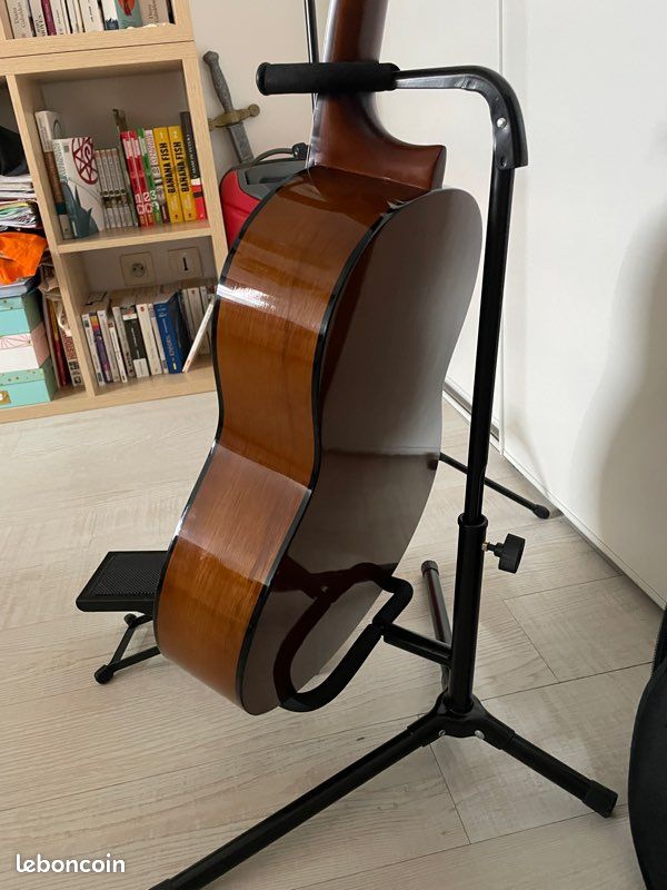 Guitare Yamaha (image 8)