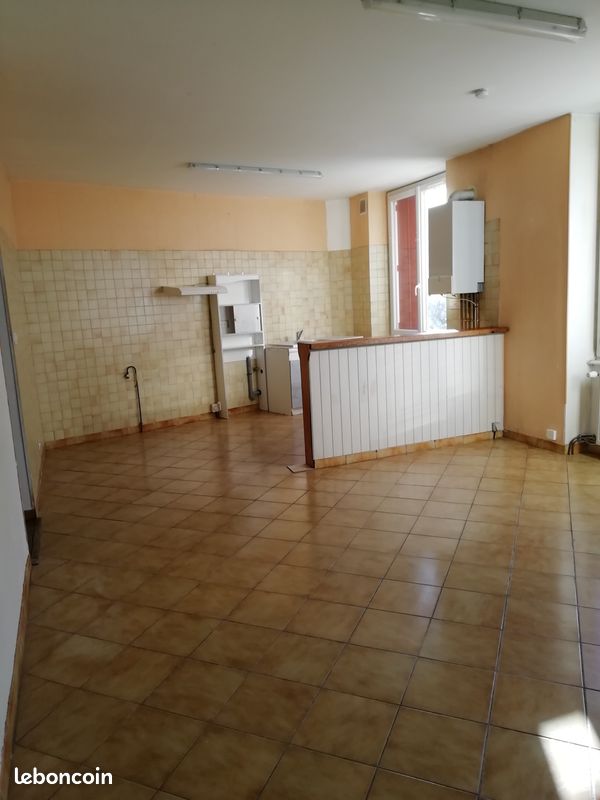 Appartement 3 pièces 70 m² · à Ussel · 70 m² · 533 €/mois