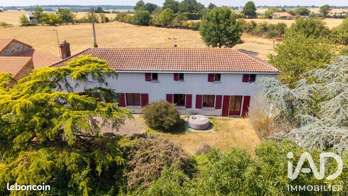 Maison 7 pièces 200 m² · à Beaupréau-en-Mauges · 200 m² · 365 000 €