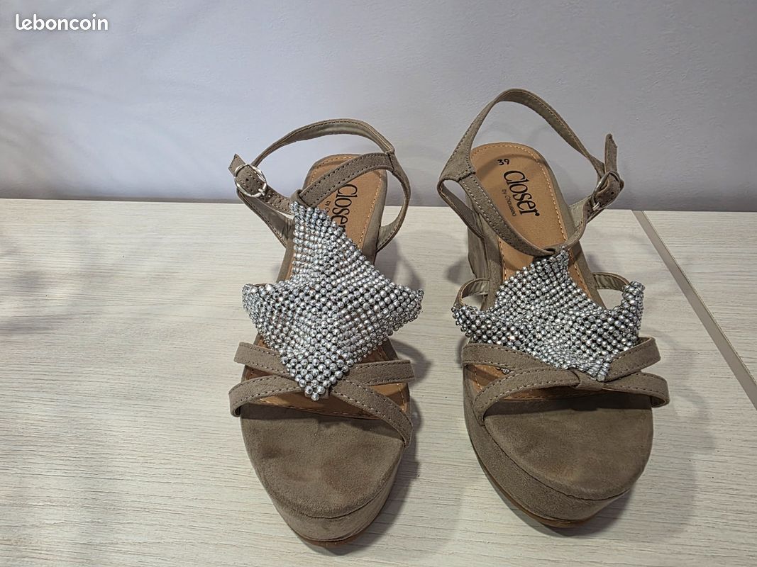 Chaussures talon compensé (image 1)