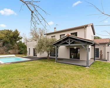 Maison 840 000 € - 161 m²