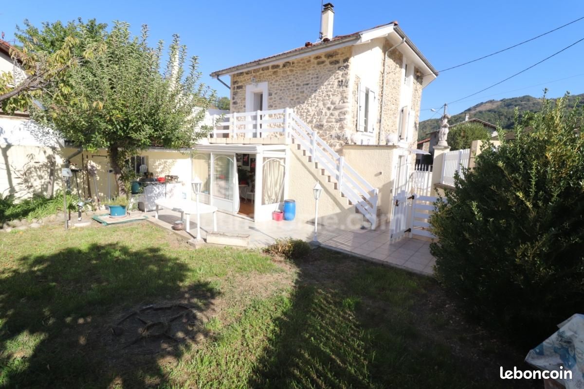 Maison 5 pièces 119 m² · à Brié-et-Angonnes · 119 m² · 304 000 €