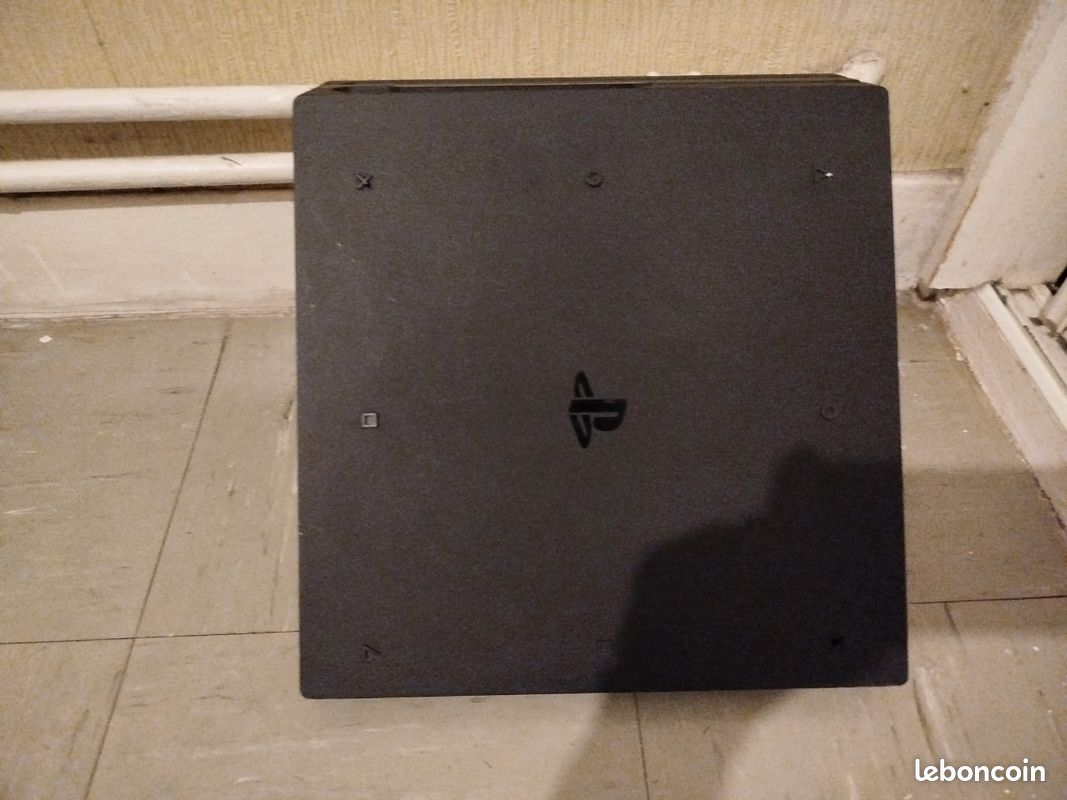 PS4 pro (image 5)