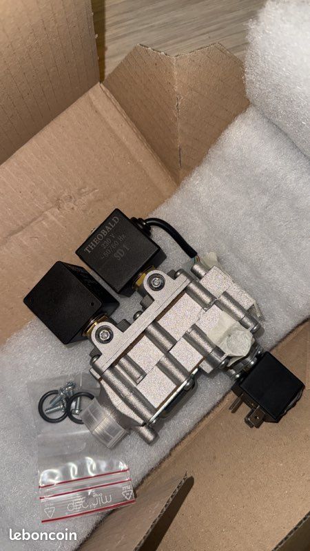 Bloc Gaz Frisquet F3AA40660 – Occasion, Révisé, Prêt à Poser