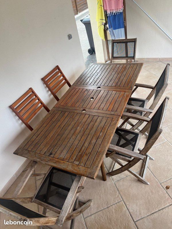 Table et chaises d’extérieur (image 1)