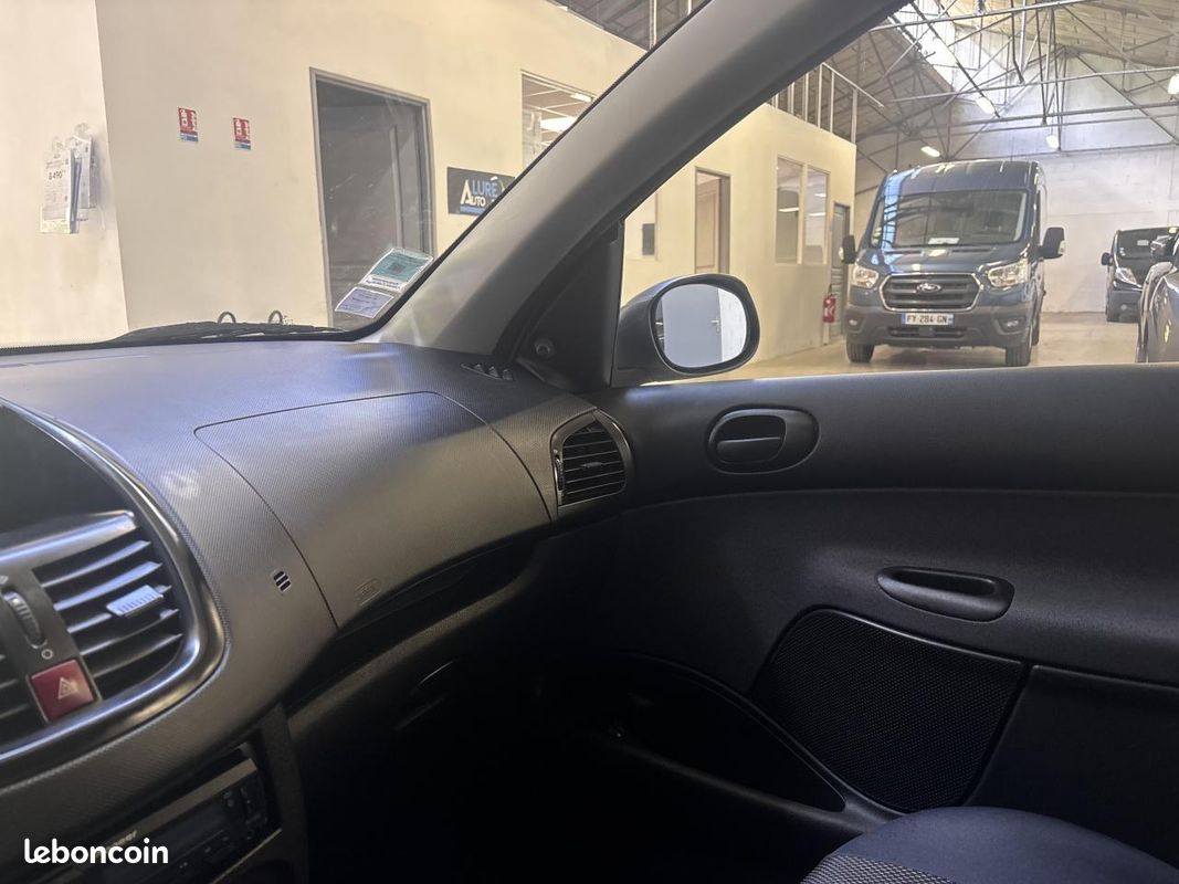 PEUGEOT 206 + 1.1i + 60cv Urban (idéal jeune permis) (image 23)
