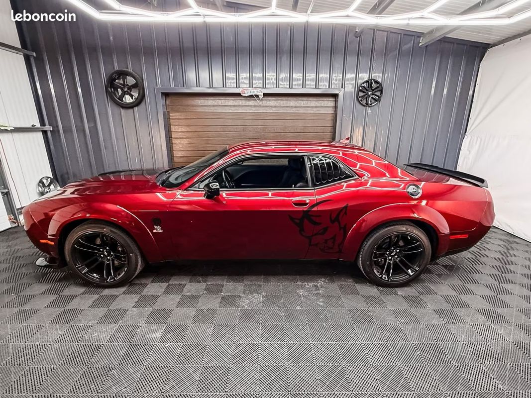 Dodge CHALLENGER Scat Pack Widebody 6.4 V8 HEMI 492 ch BVM – Toit ouvrant – Widebody (image 8)