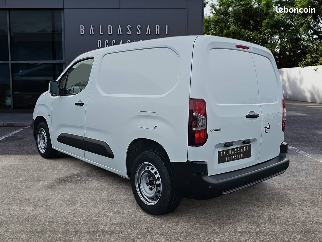 Opel combo cargo 1.5 130 ch s/s l1h1 standard pack clim (image 4)