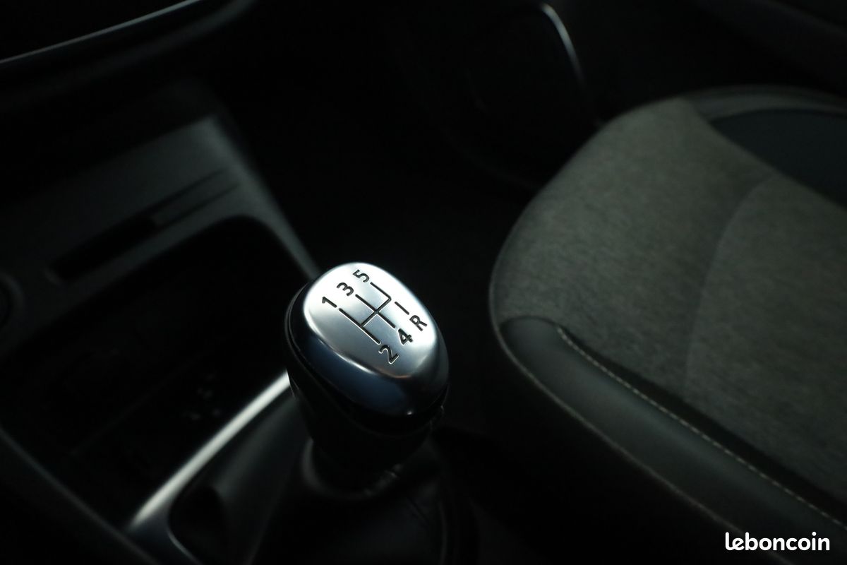 Renault Captur 0.9 TCe Energy Intens 90 ch (image 23)