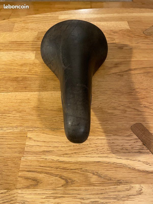 Corsaire 313 • Selle San Marco • Vintage Road Bike Black