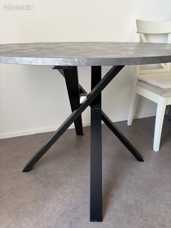 Table IKEA, gris foncé, 105 cm (image 4)