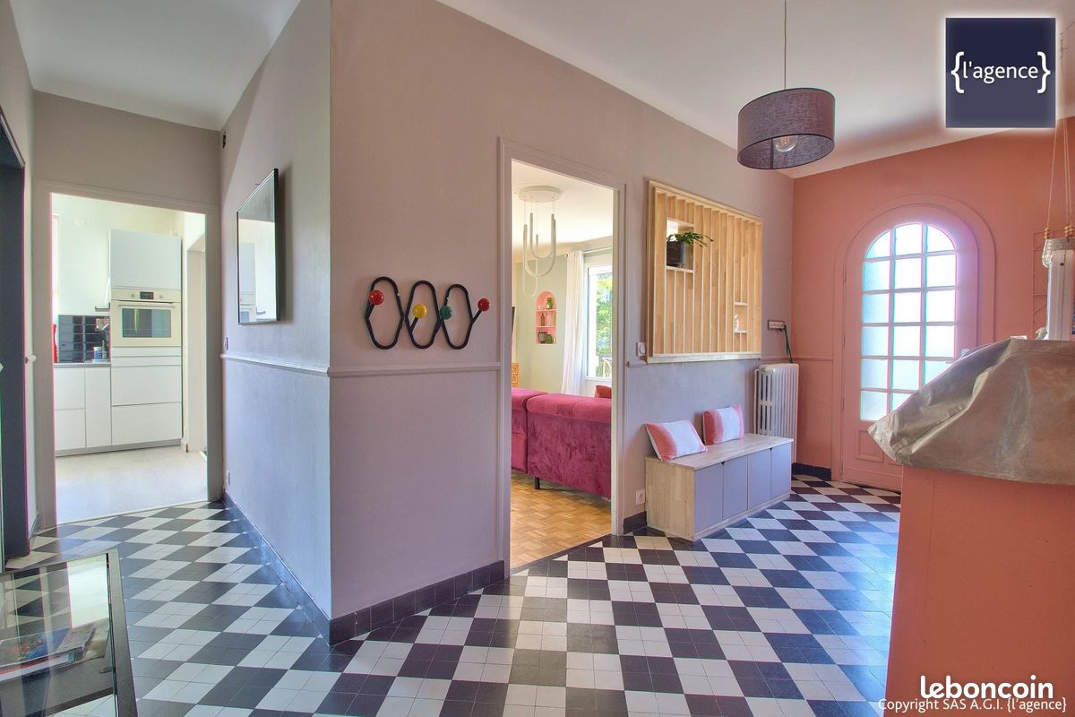 Maison 10 pièces 211 m² · à Châtel-Guyon · 211 m² · 399 900 €