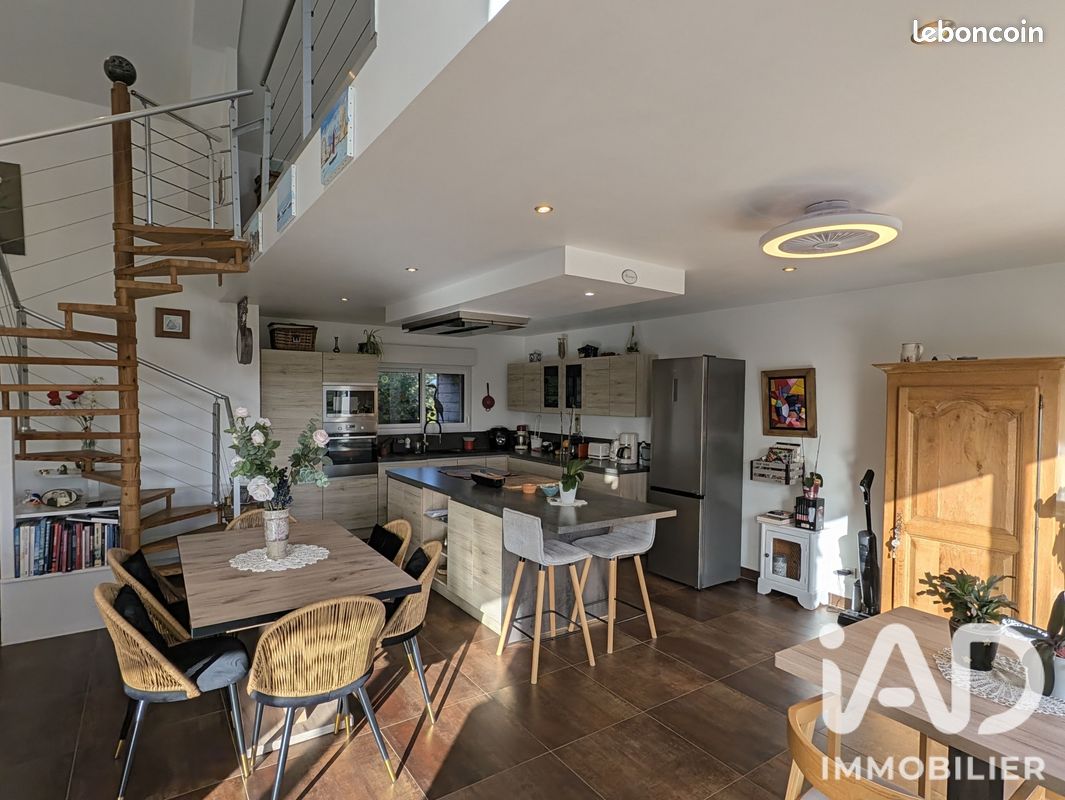 Maison 5 pièces 120 m² · à Saint-Georges-le-Gaultier · 120 m² · 231 000 €