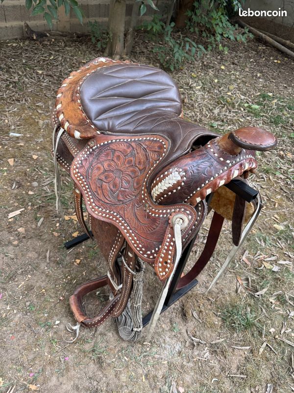 Selle Western En Cuir Brut – Faite Main – Taille 10 à 18 Pouces – Avec Supports