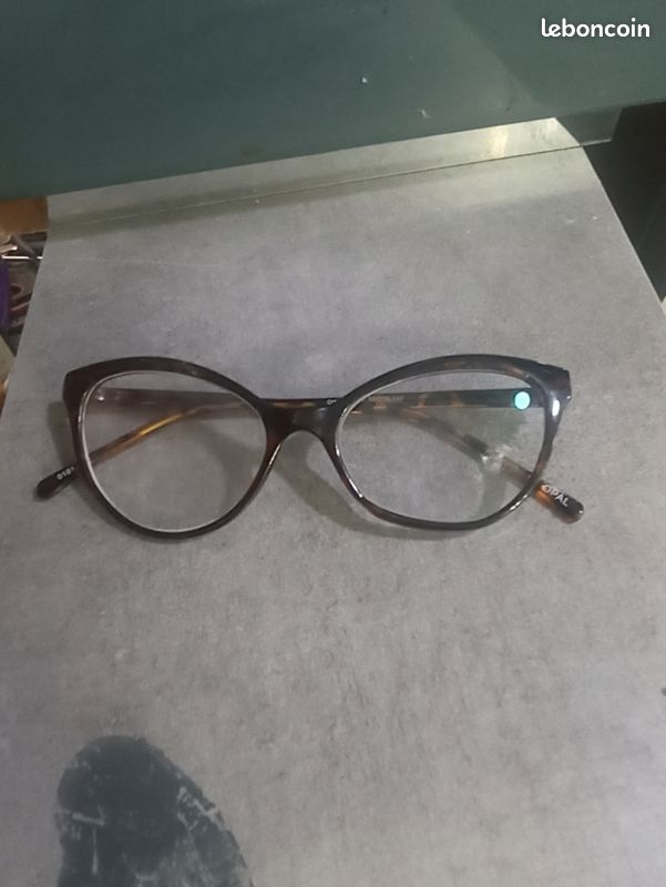 LunettesDeVue Optiques DeSoleil Stylées Tendance Chic Unisexe Eyewear Optical Fashion StyleEtVision (image 1)