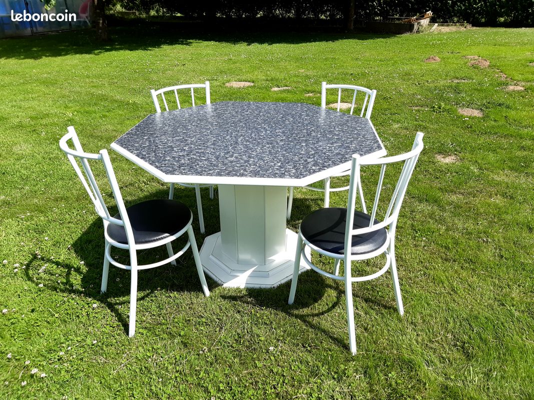 Table + 4 chaises (image 1)