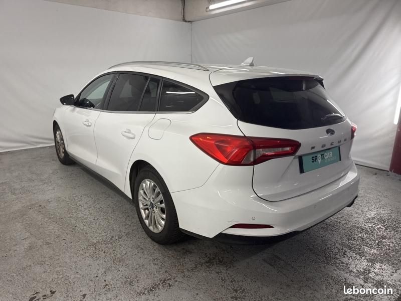 Ford Focus SW 1.0 EcoBoost 125ch Titanium (image 6)