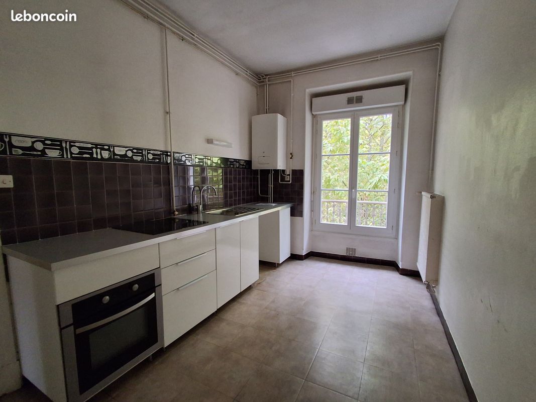 Appartement 2 pièces 63 m² · à Grenoble · 63 m² · 84 000 €