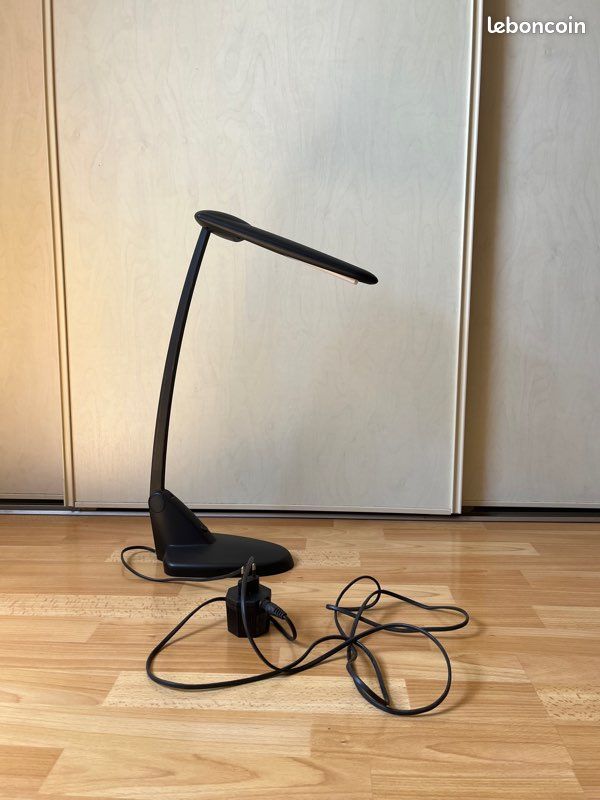 Lampe bureau noire (image 1)