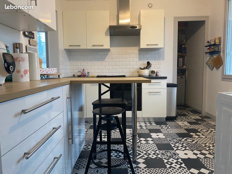 Appartement 4 pièces 87 m² · à Orléans · 87 m² · 990 €