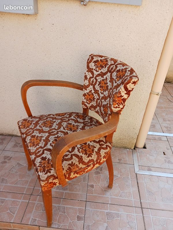 Chaise ancienne / vintage en bois avec dossier et assise en tissu agrafé, brodé motif florale date des années 50/60 (image 4)