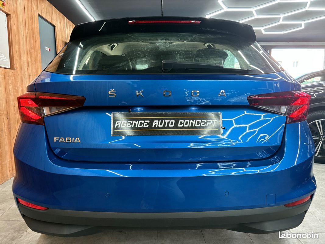 Skoda FABIA 1.0 TSI 95 CH BVM5 Ambition 2EME MAIN + CARPLAY + RADARS AV/AR + GARANTIE 12 MOIS (image 5)