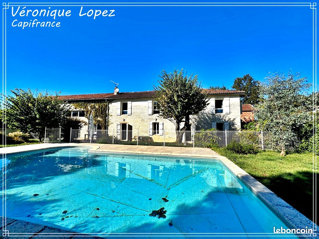 Maison 10 pièces 289 m² · à Feugarolles · 289 m² · 395 000 €