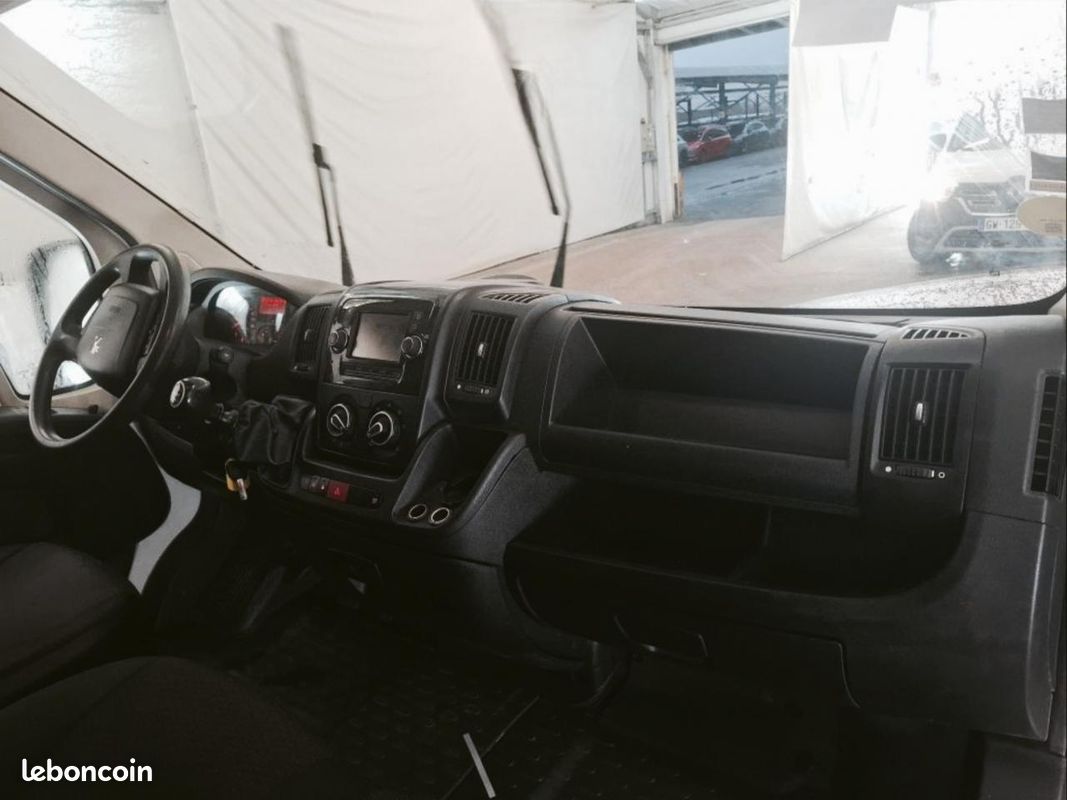 PEUGEOT BOXER Premium 335 L2H2 2.2 BlueHDi S&S - 165 III FOURGON TOLE Fourgon Tolé 335 L2H2 PHAS (image 5)