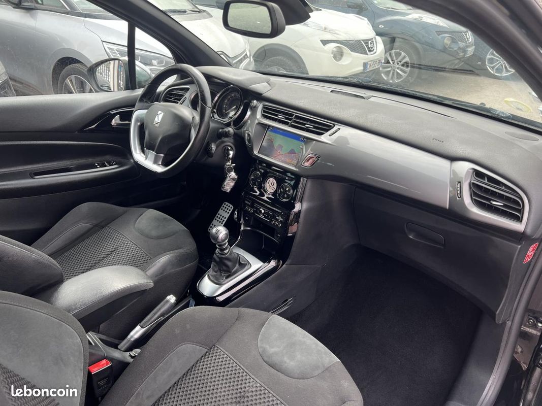 DS DS 3 1.6 HDi - 115 BERLINE Sport DISTRIBUTION OK (image 12)