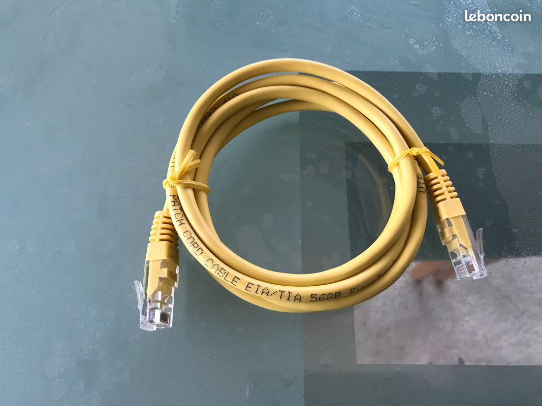 Câble réseau RJ45 1,5m jaune (image 1)