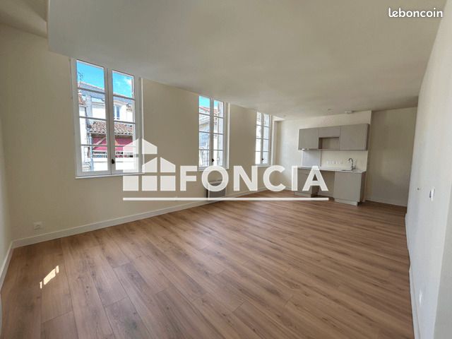 Appartement 3 pièces 70 m² · à Saintes · 70 m² · 750 €/mois