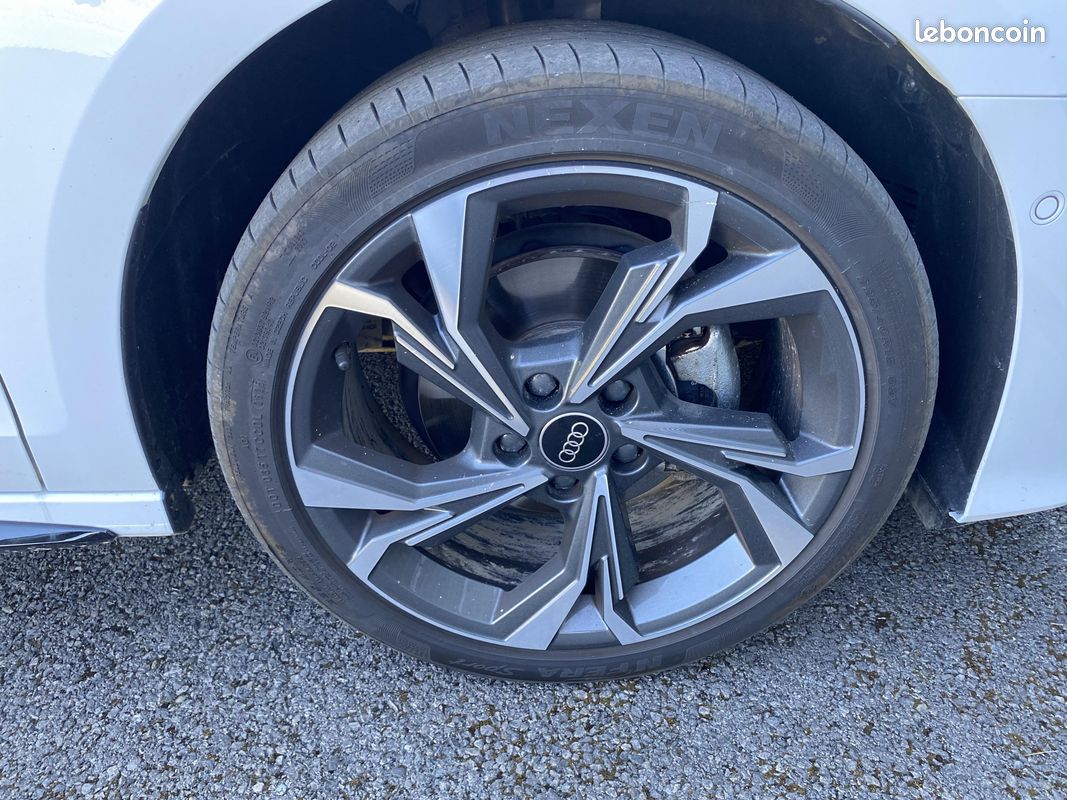 AUDI A3 Berline TFSI 150 ch Hybride S line (image 13)