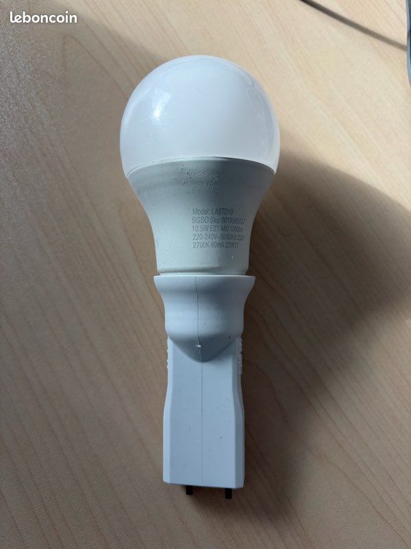 Lot de 4 ampoules Led avec support (image 1)
