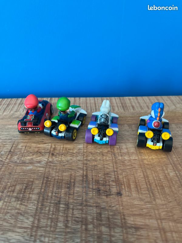 Lot de quatre voitures, super Mario (image 2)