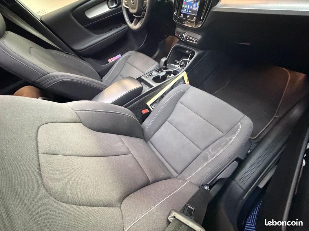 Volvo XC40 T5 261Ch Plug in Hybrid Inscription Business - 2EME MAIN / HISTORIQUE COMPLET / TOIT OUVRANT PANORAMIQUE / CARPLAY / CAMERA DE RECUL / COFFRE ELECTRIQUE (image 9)