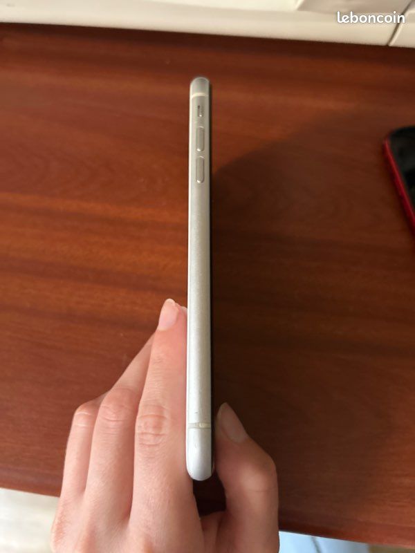 IPhone XR blanc (image 4)
