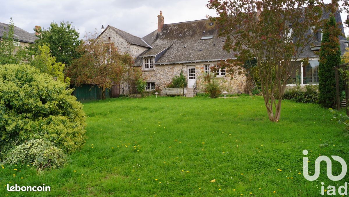 Maison 8 pièces 236 m² · à Vaiges · 236 m² · 290 000 €